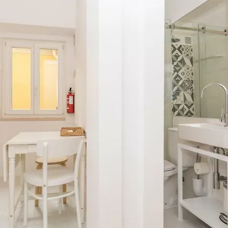 Live Like A Local @ Casa Da Esquina - Wifi & A/c Lisboa